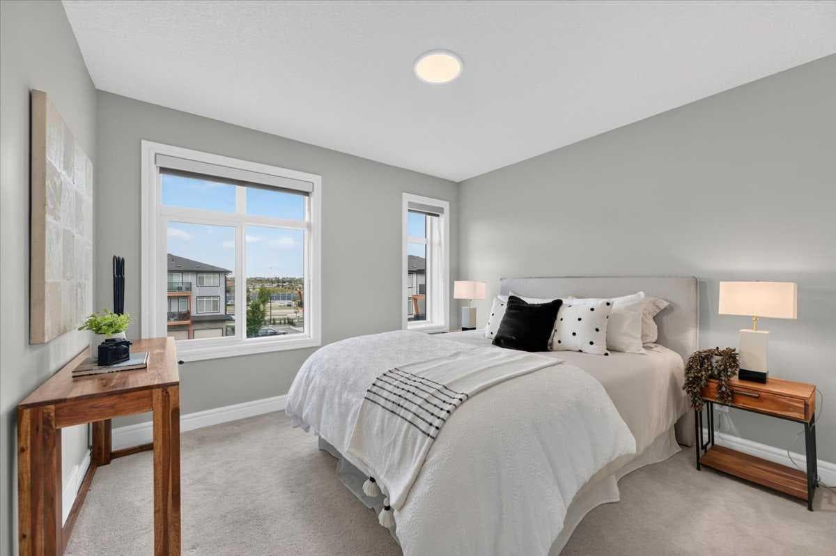 207, 414 Seton Passage SE