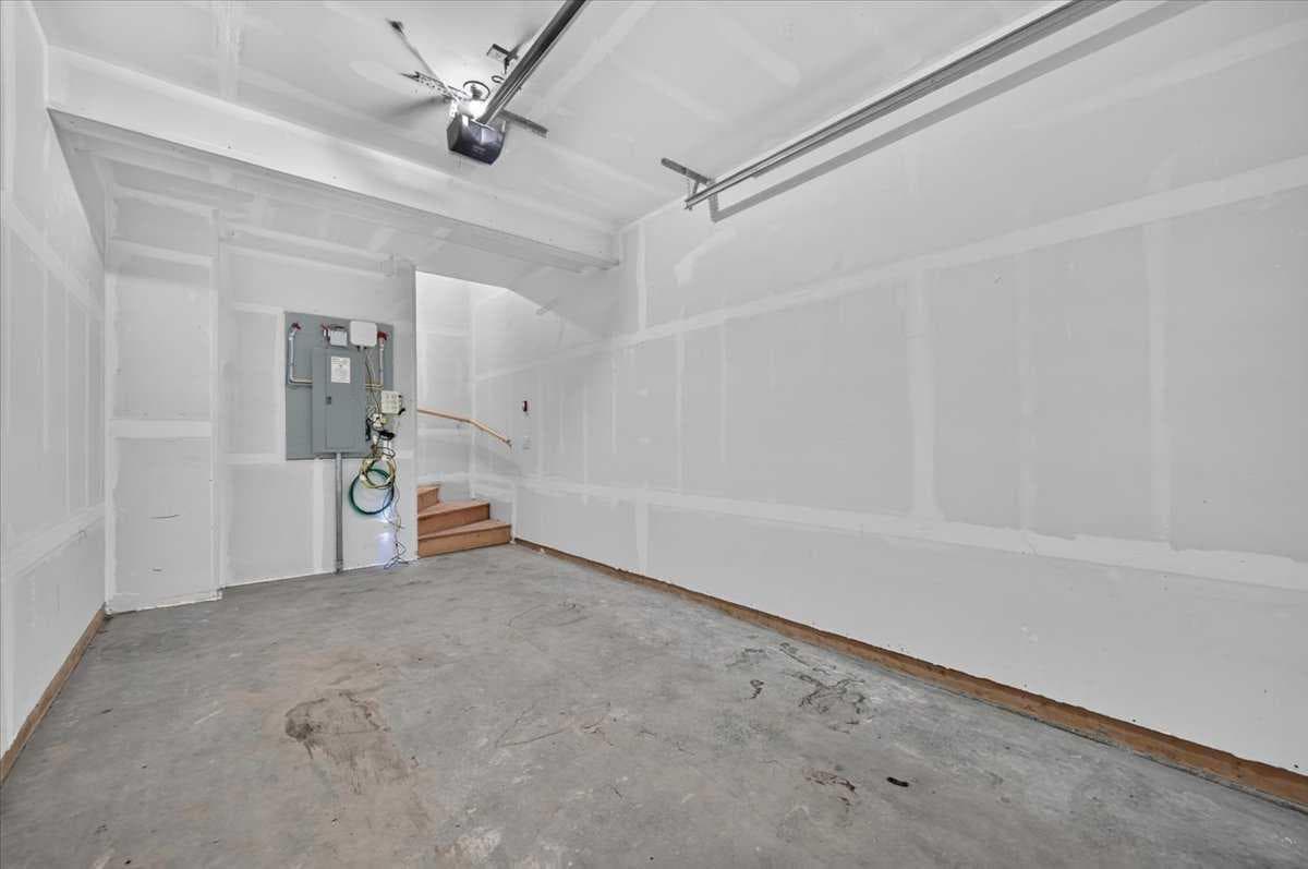 207, 414 Seton Passage SE