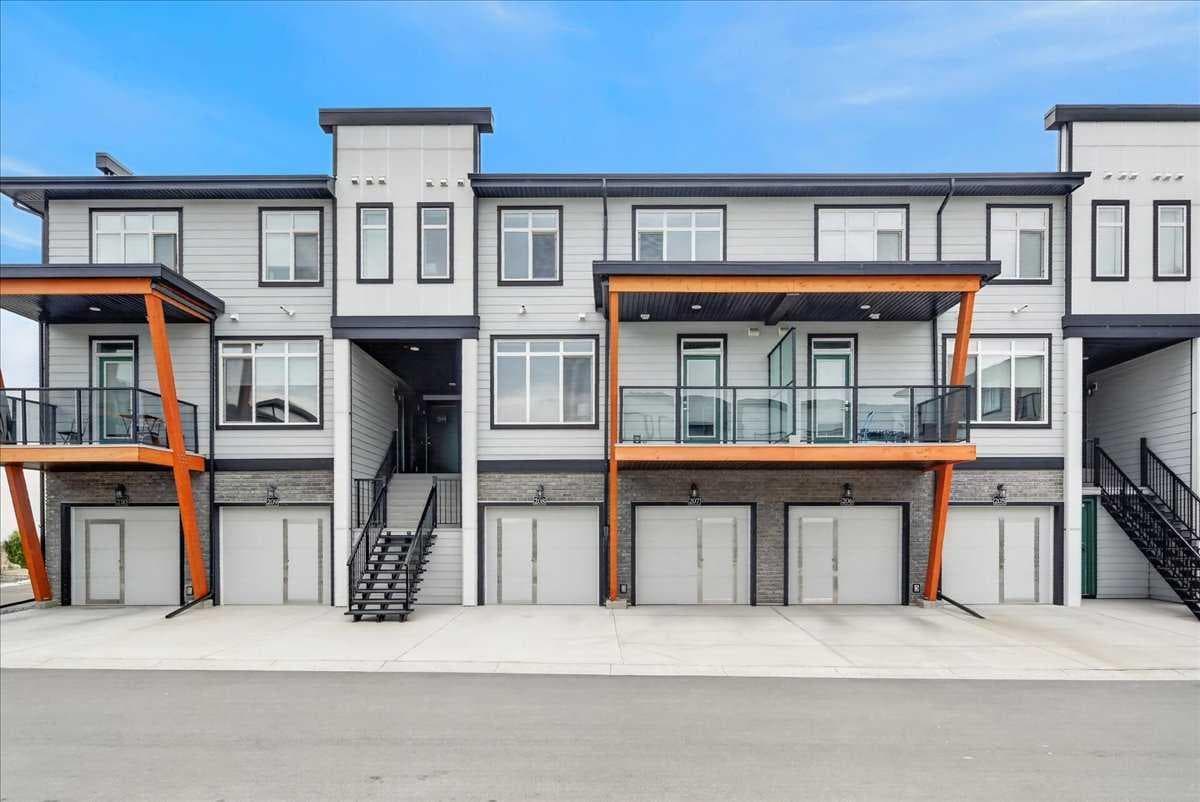 207, 414 Seton Passage SE