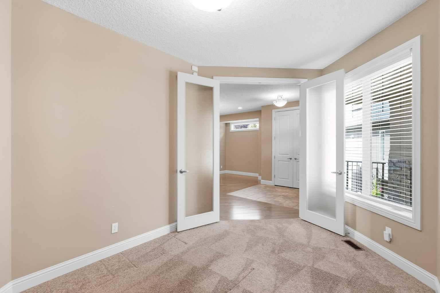 242 Cranleigh Place SE