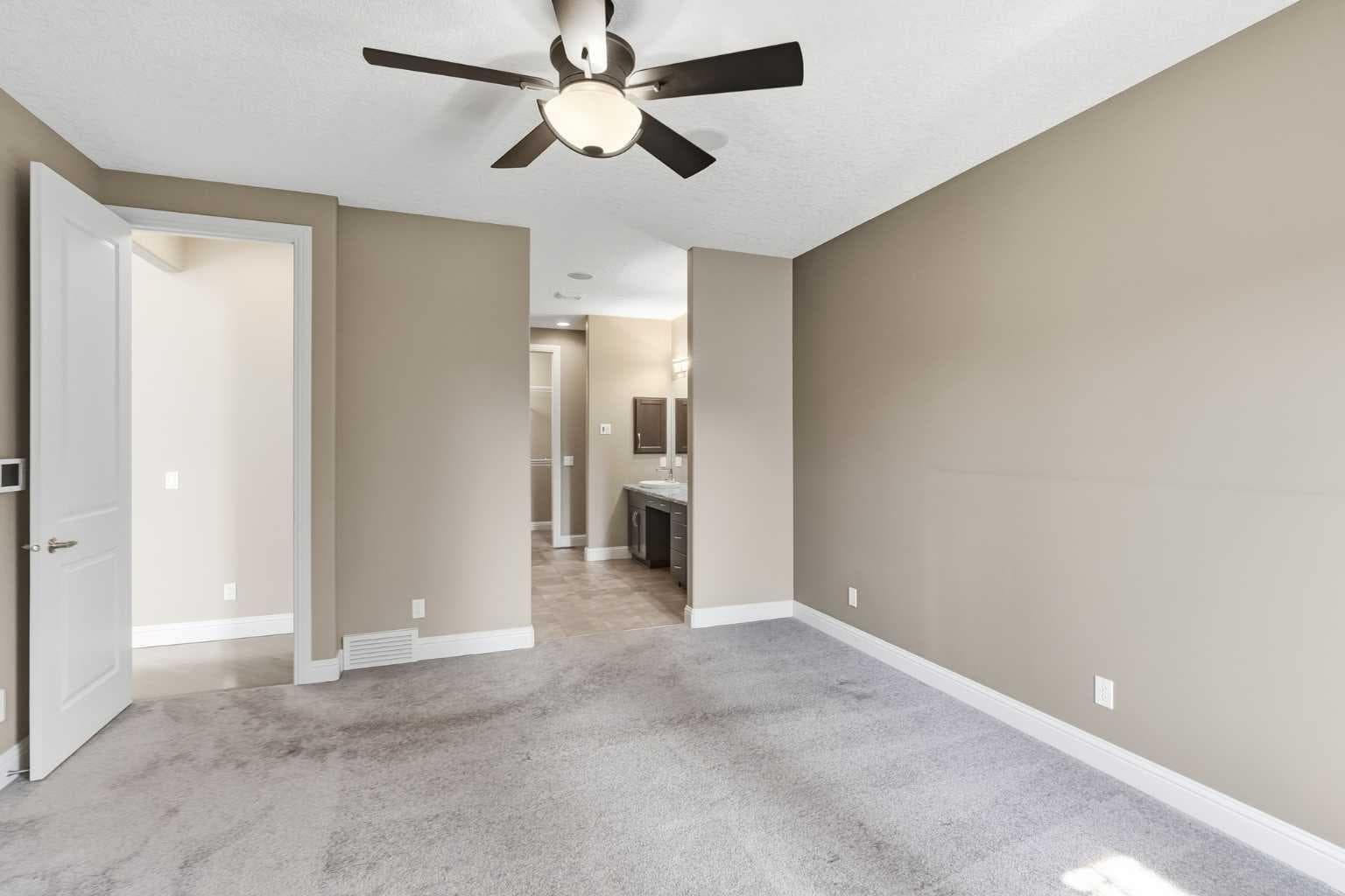 242 Cranleigh Place SE
