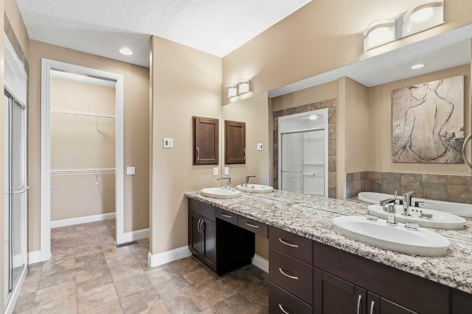 242 Cranleigh Place SE