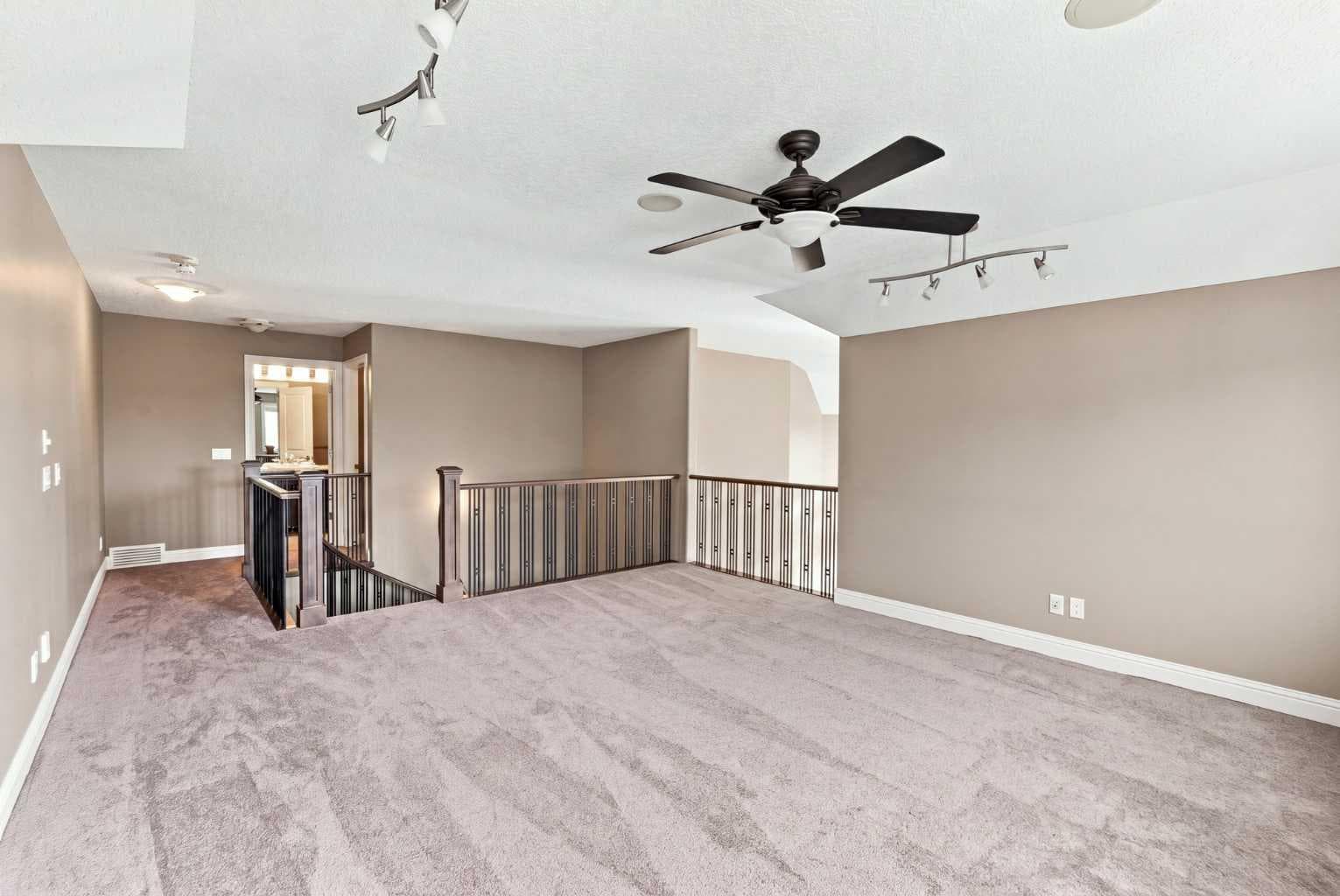 242 Cranleigh Place SE