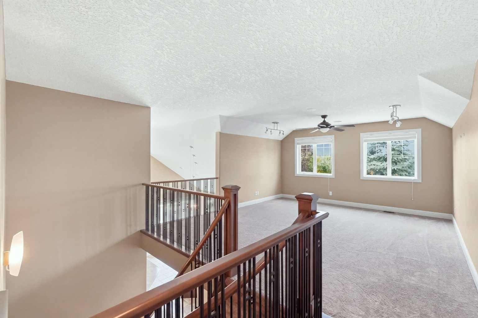242 Cranleigh Place SE