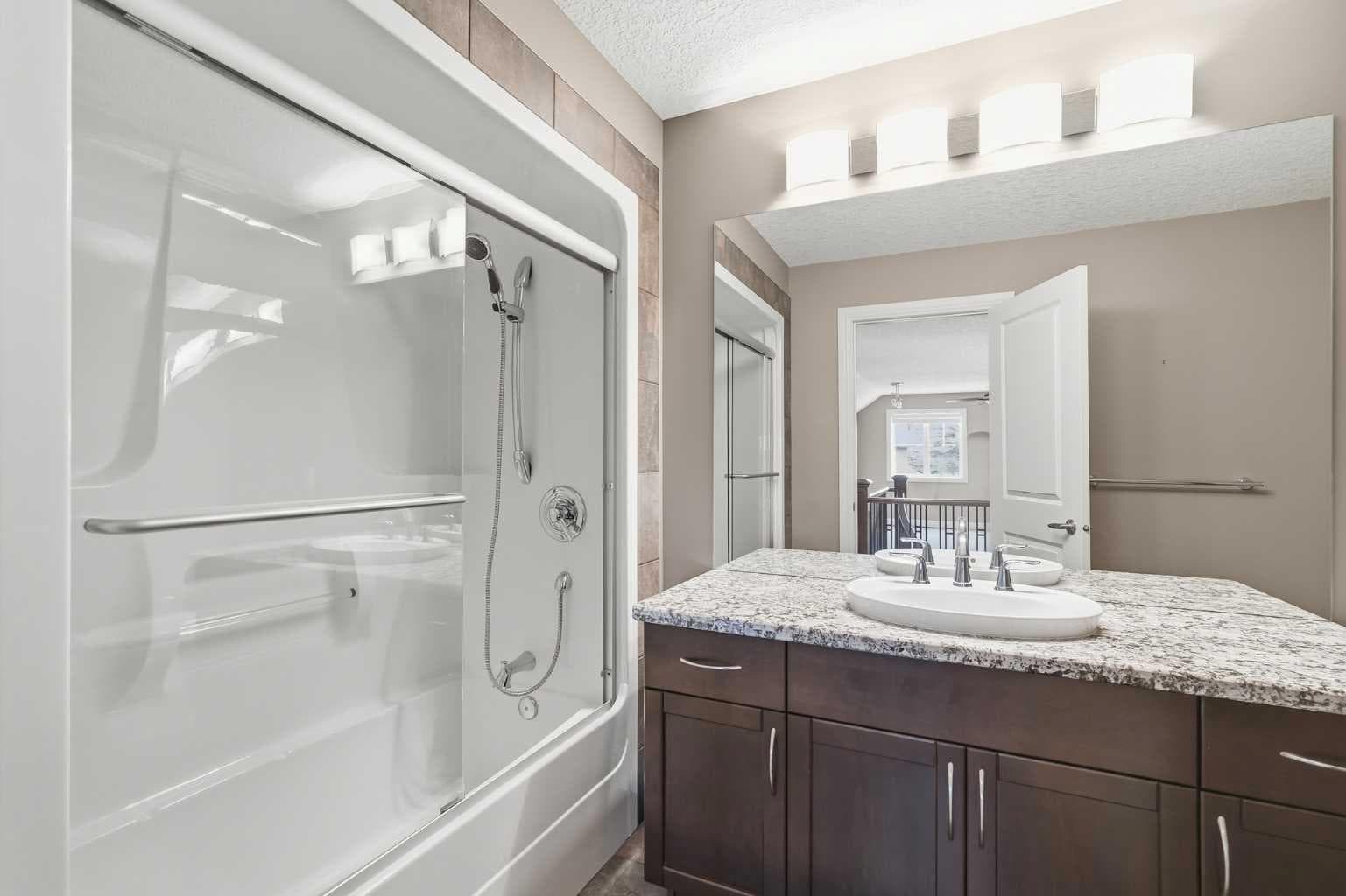 242 Cranleigh Place SE