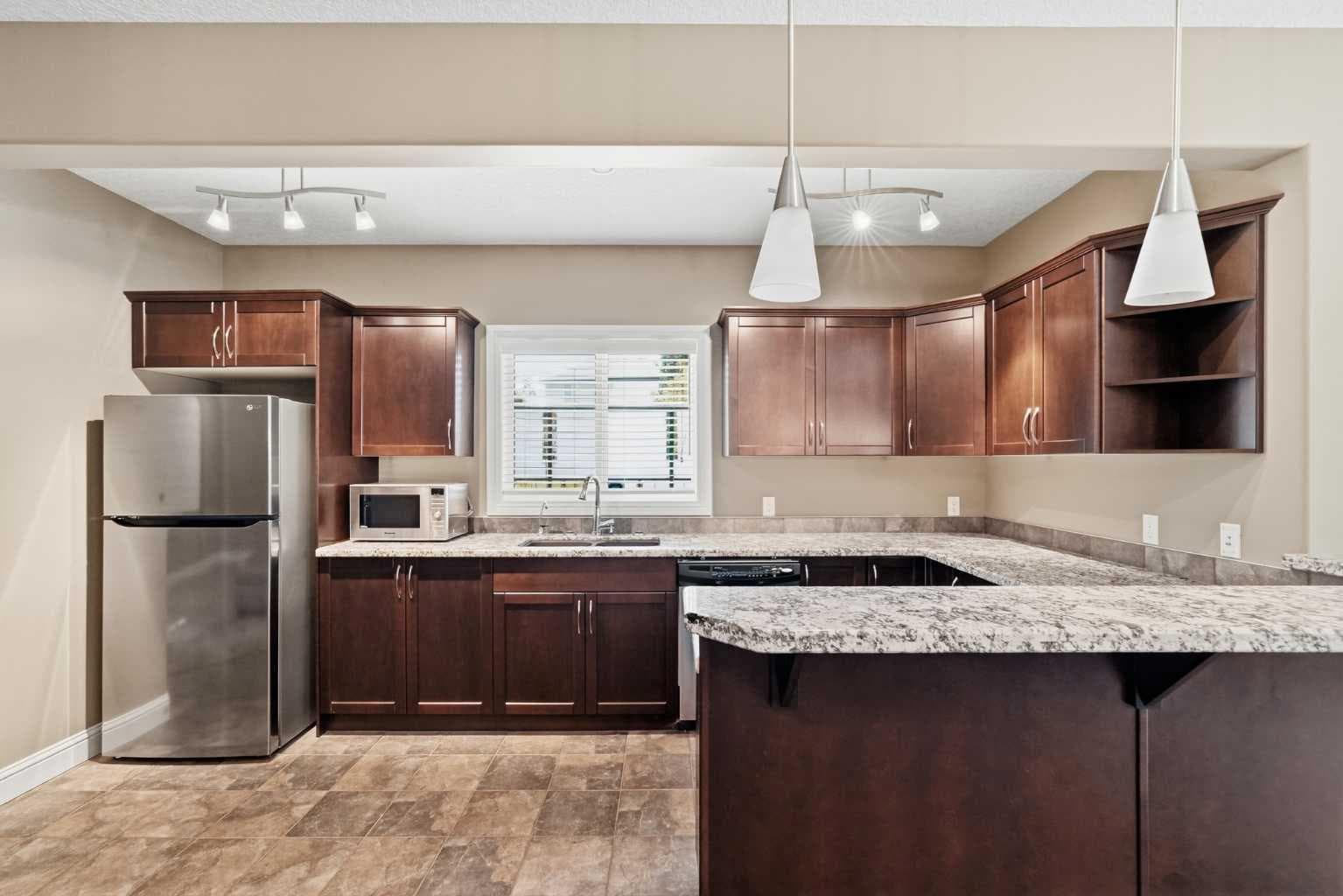242 Cranleigh Place SE