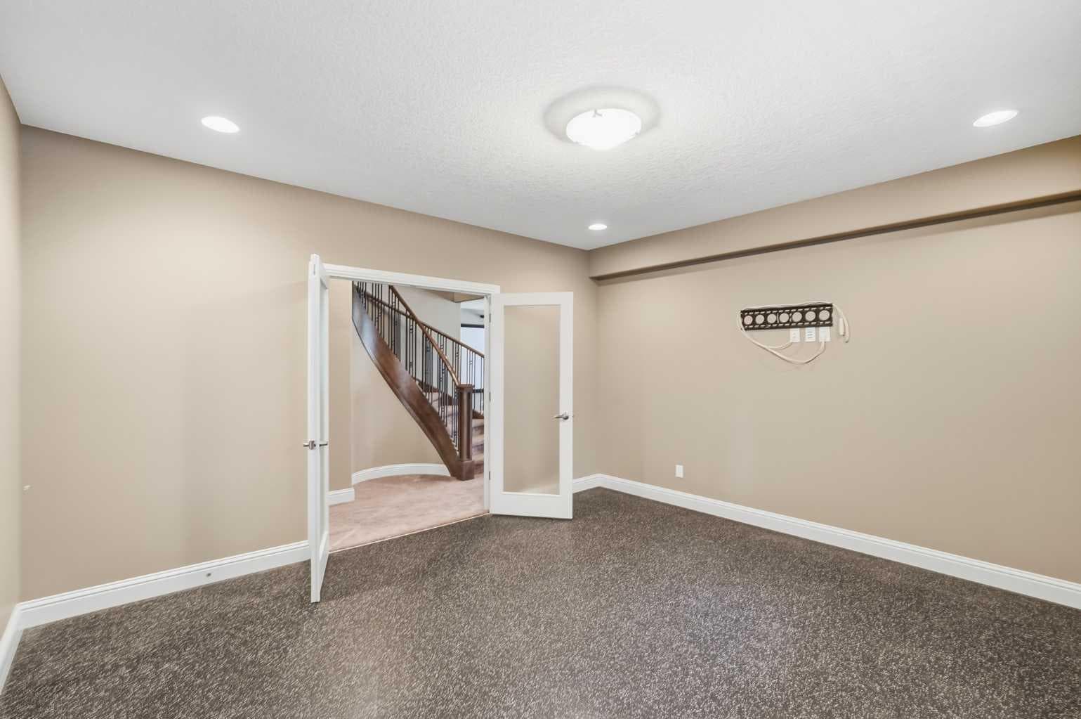 242 Cranleigh Place SE