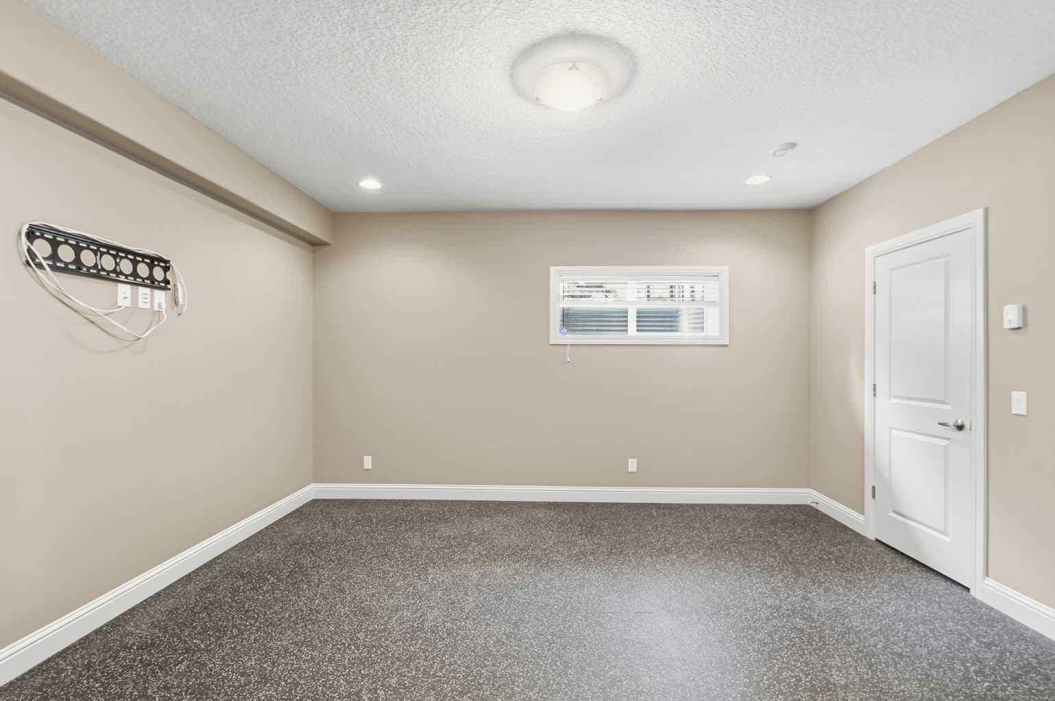 242 Cranleigh Place SE