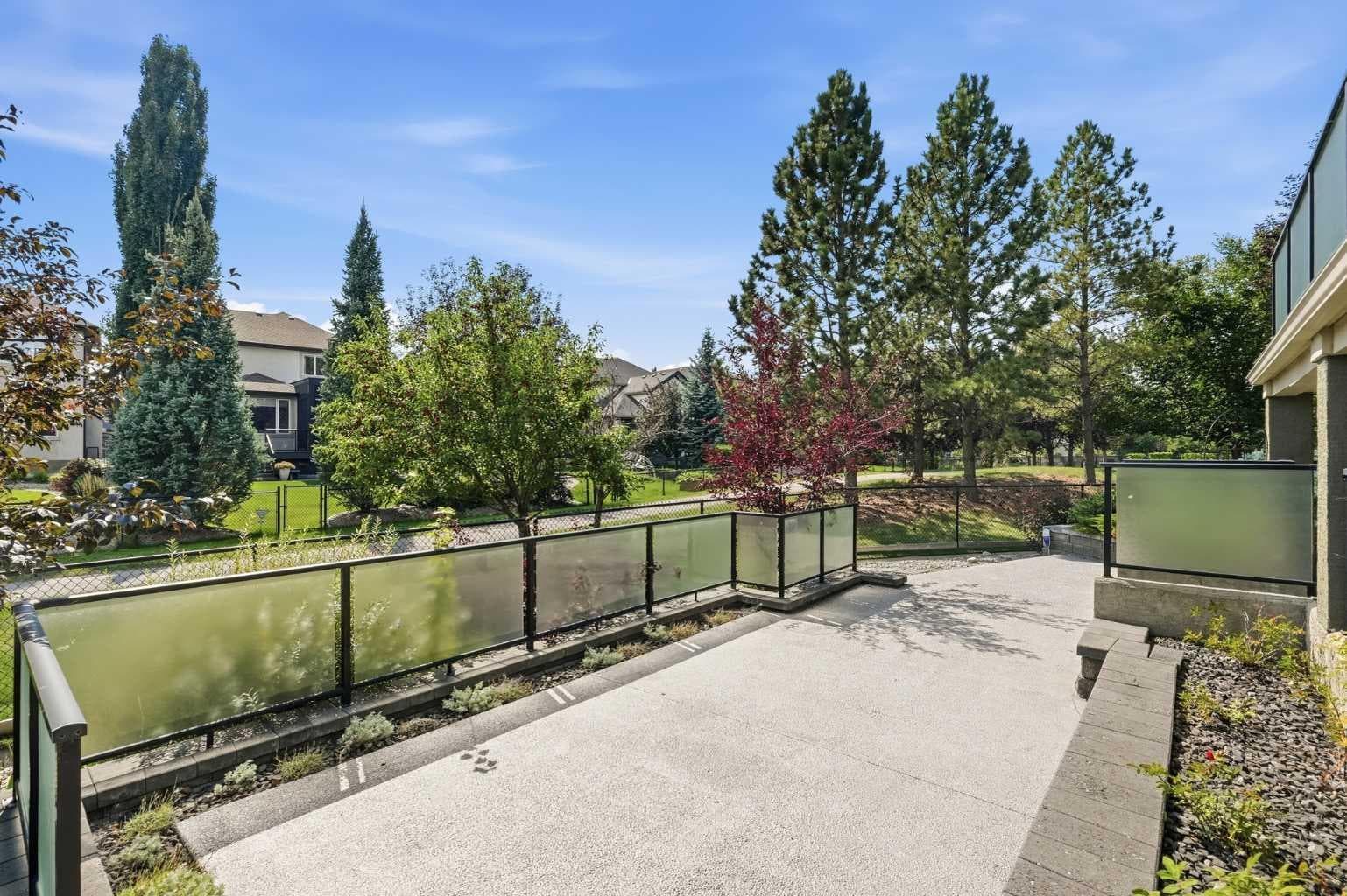 242 Cranleigh Place SE
