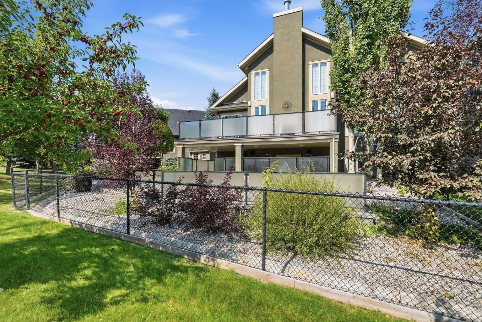 242 Cranleigh Place SE