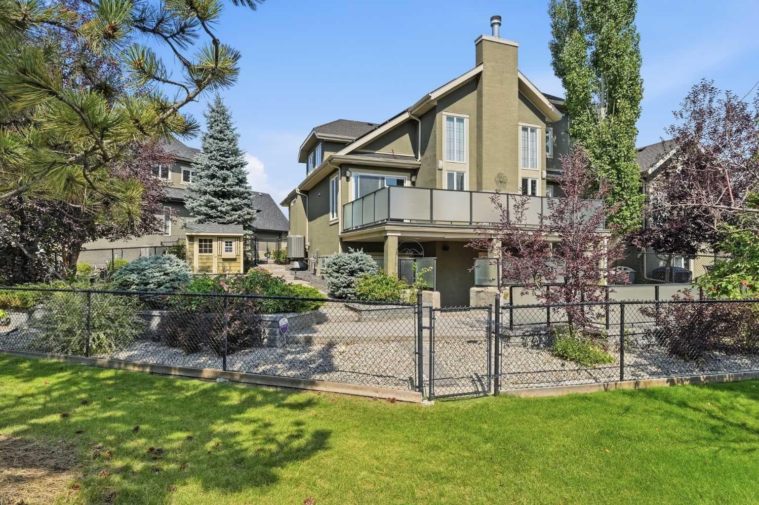 242 Cranleigh Place SE