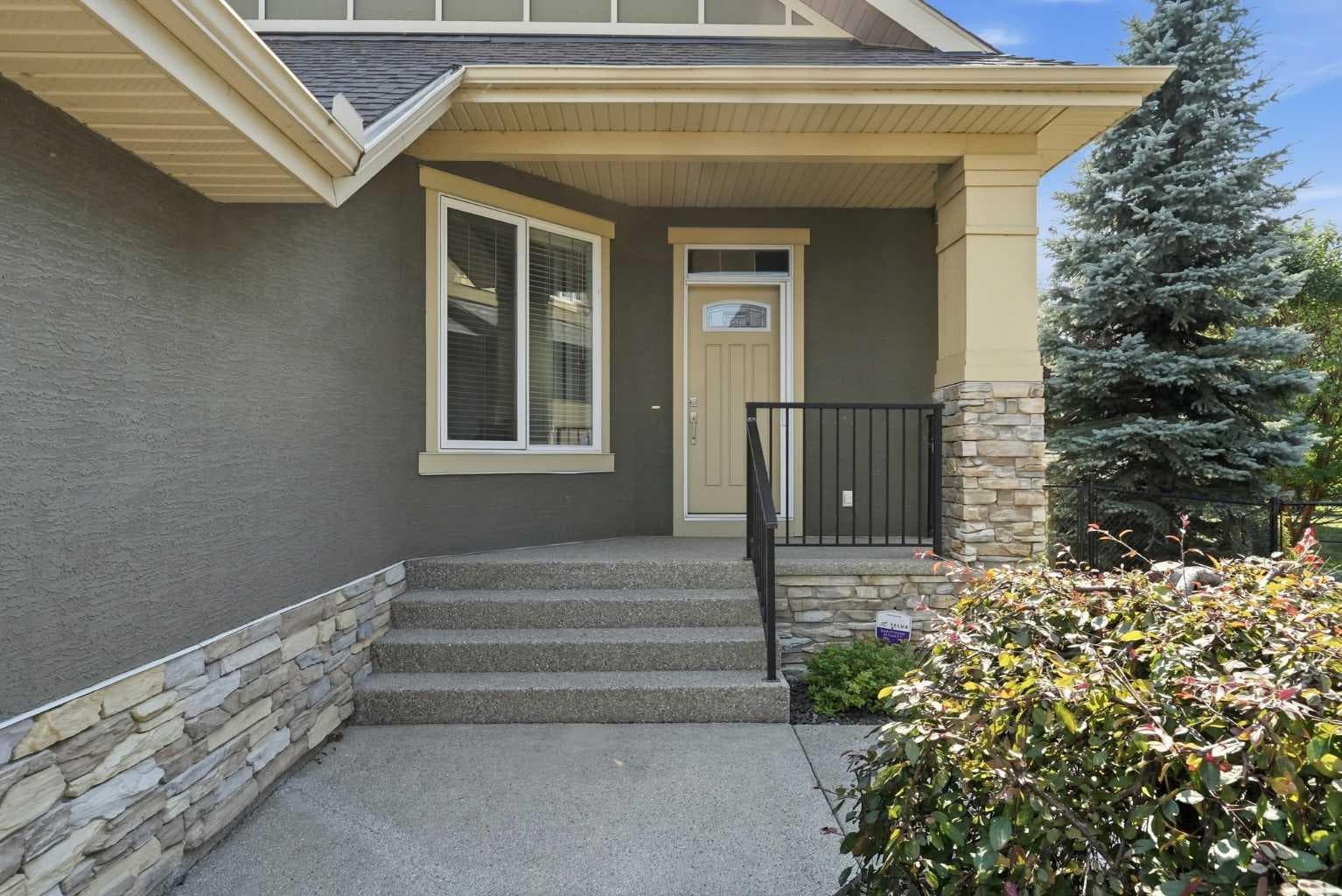 242 Cranleigh Place SE