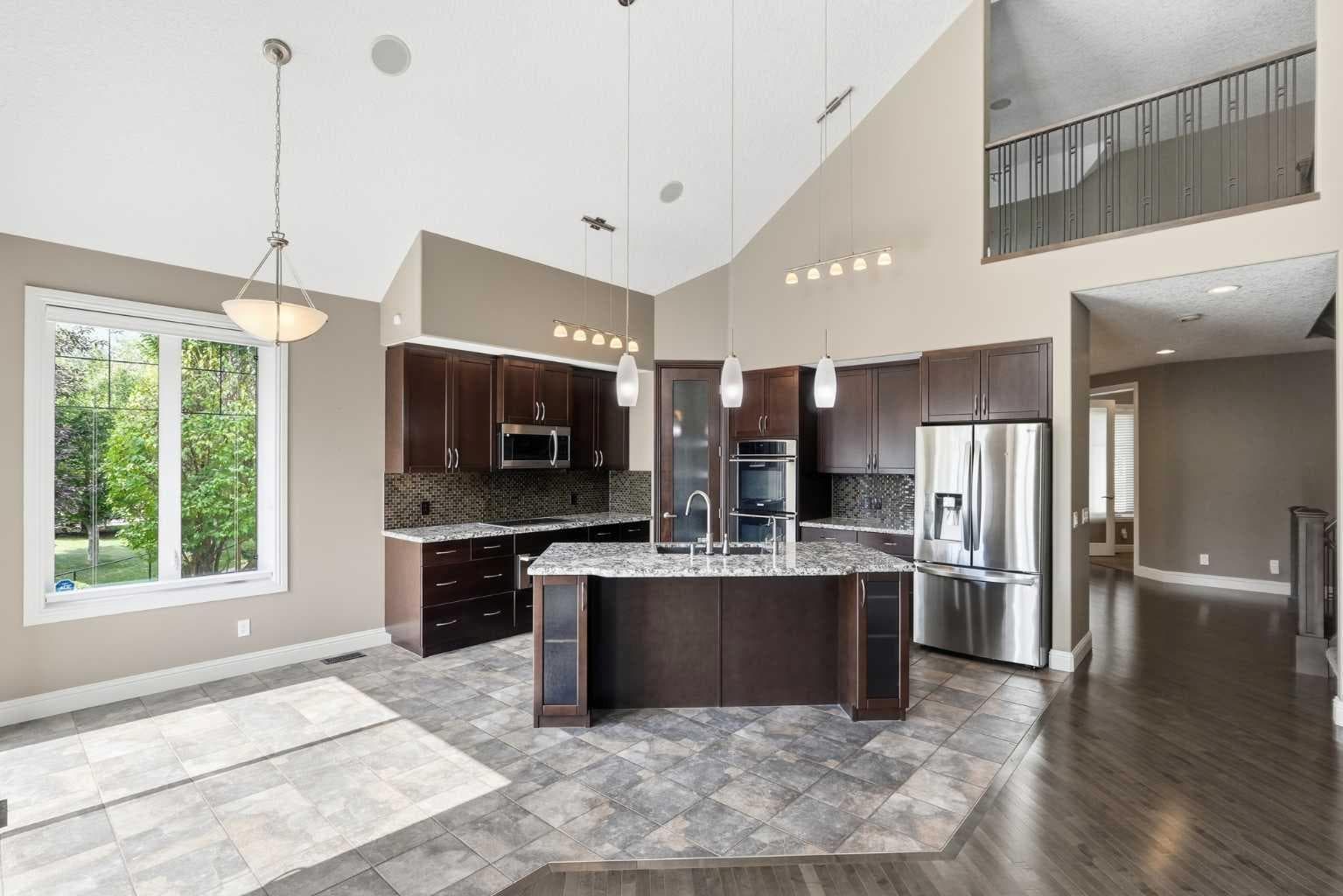 242 Cranleigh Place SE