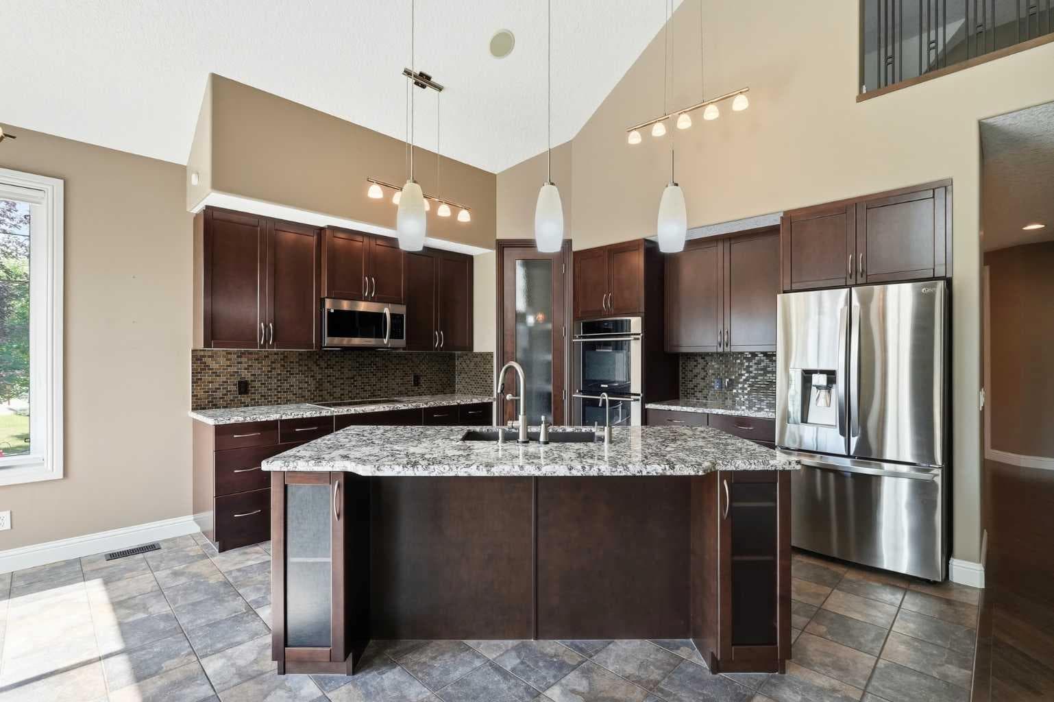 242 Cranleigh Place SE