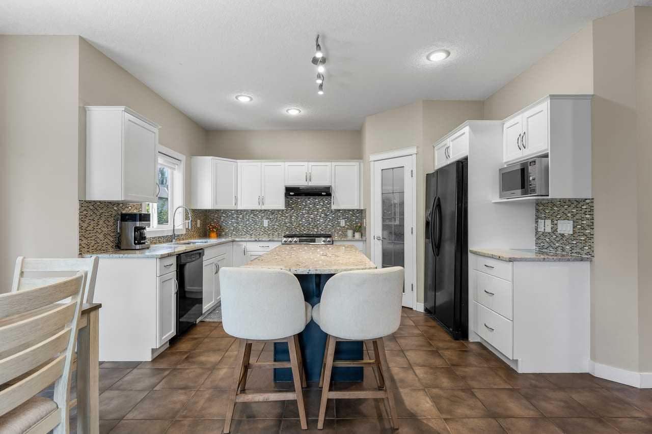 125 Cougarstone Manor SW