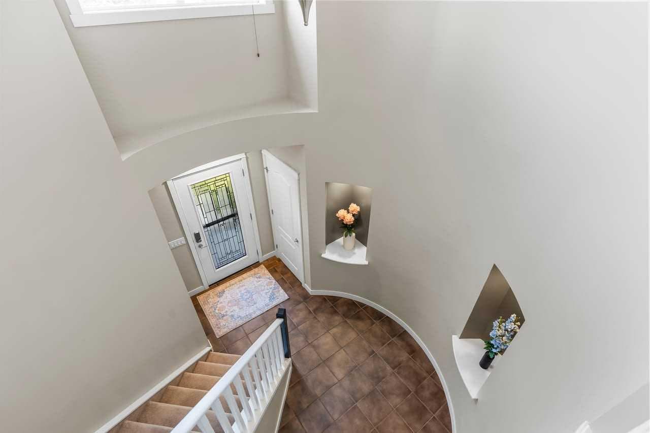 125 Cougarstone Manor SW