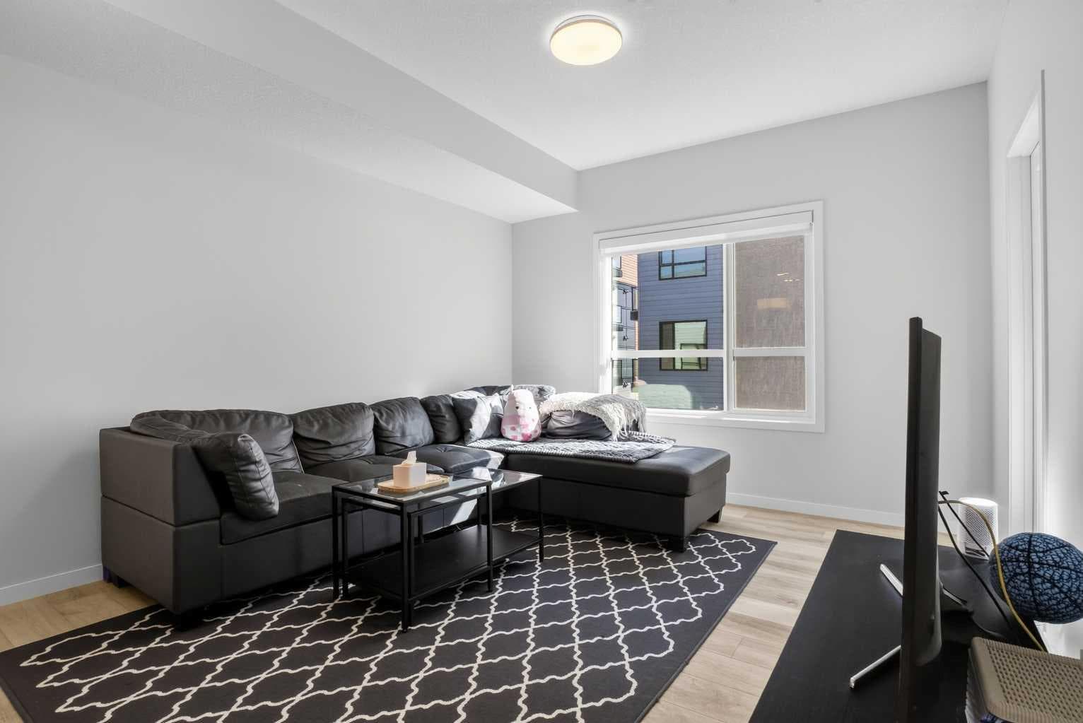 110, 42 Cranbrook Gardens SE