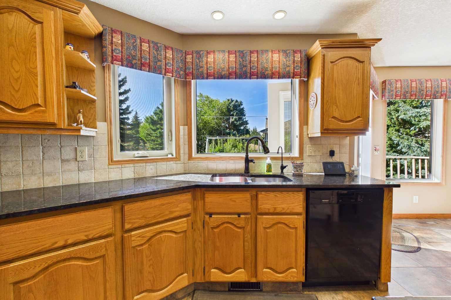 220 Varsity Estates Terrace NW