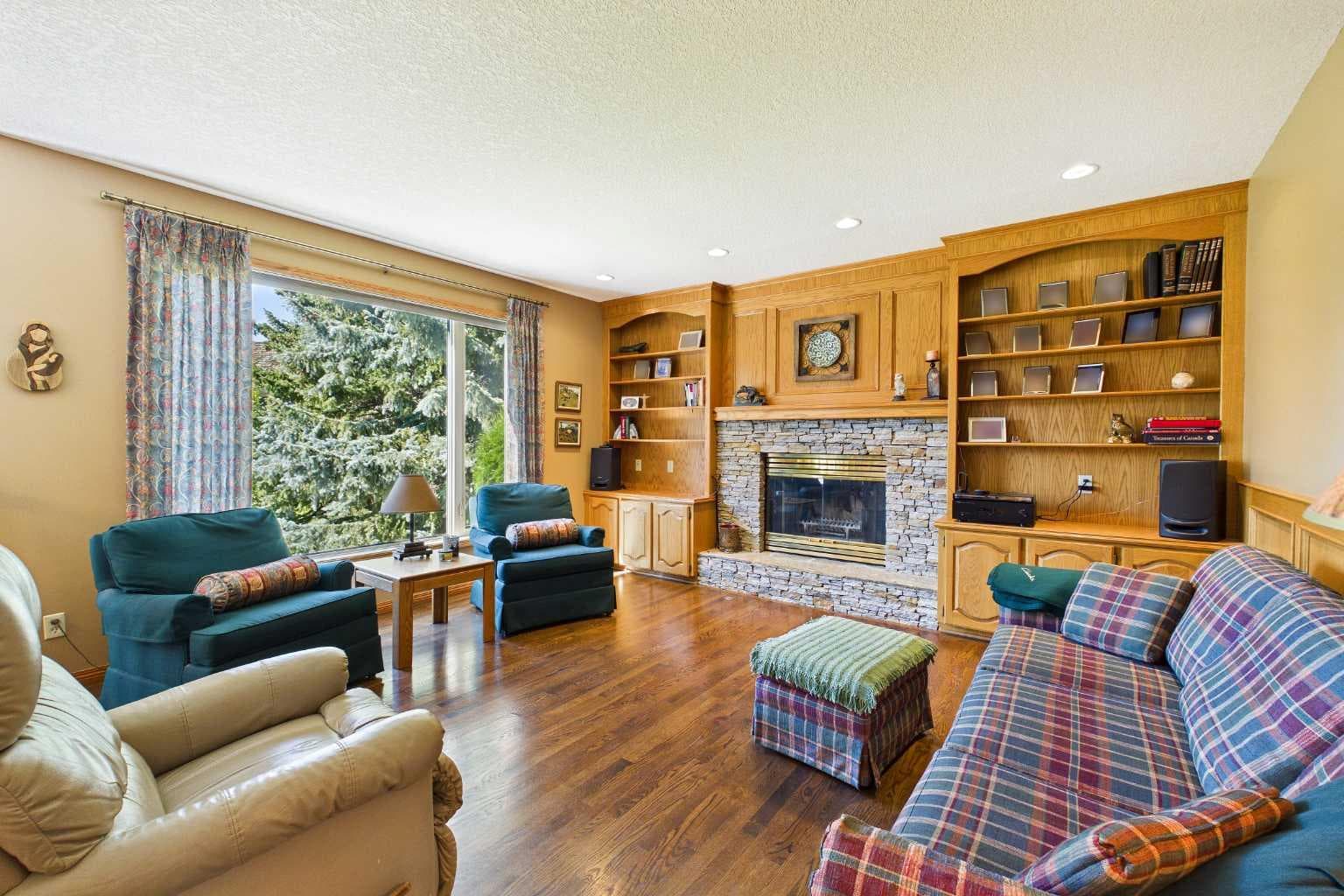 220 Varsity Estates Terrace NW