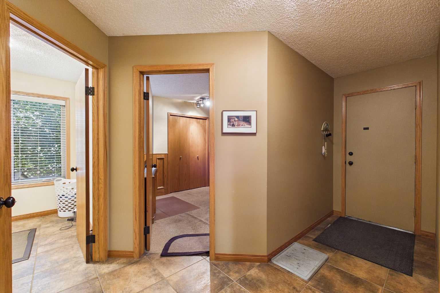 220 Varsity Estates Terrace NW