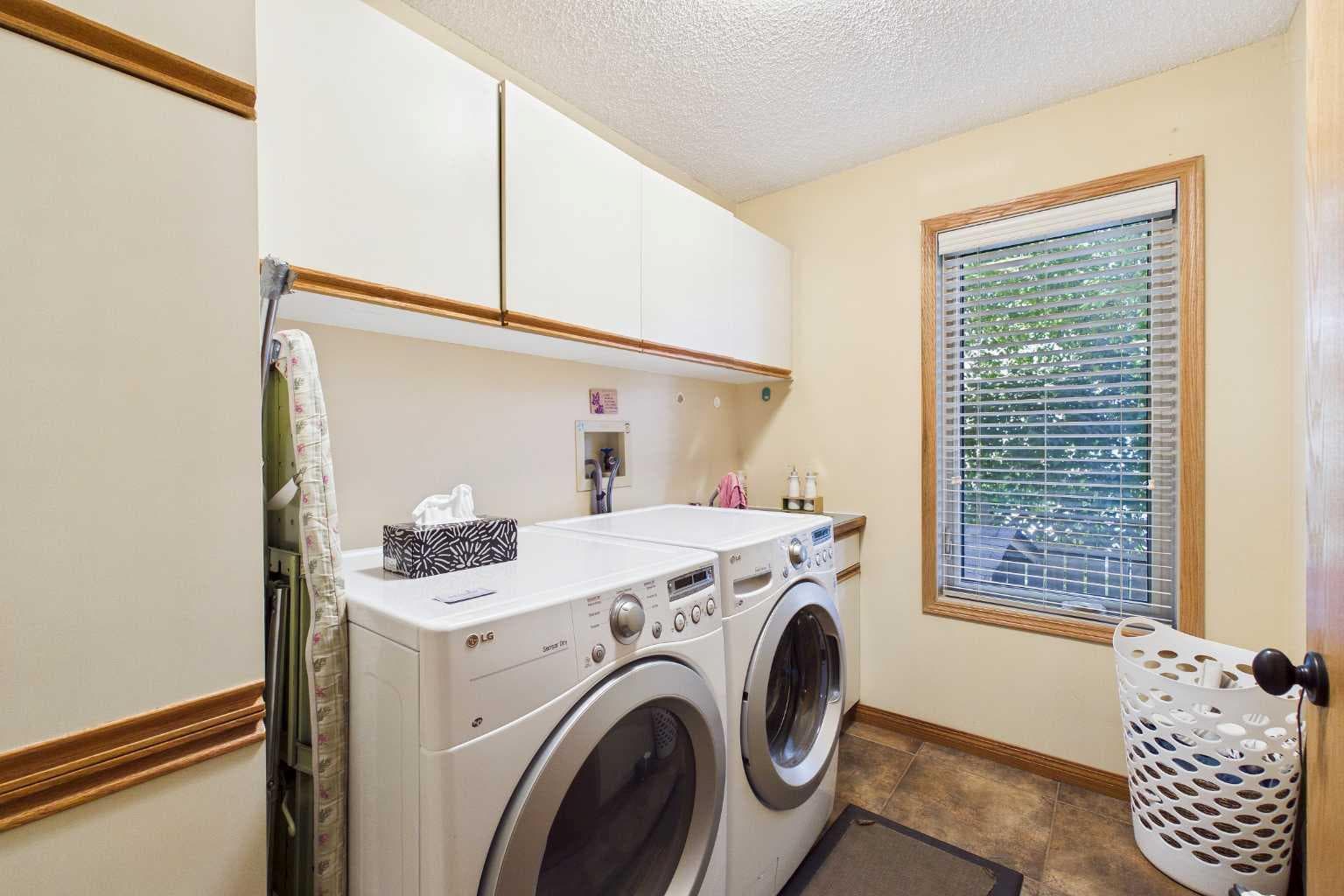 220 Varsity Estates Terrace NW
