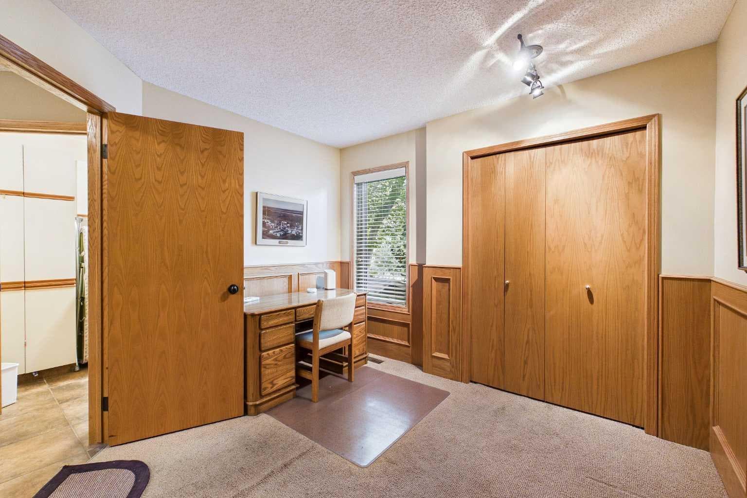 220 Varsity Estates Terrace NW