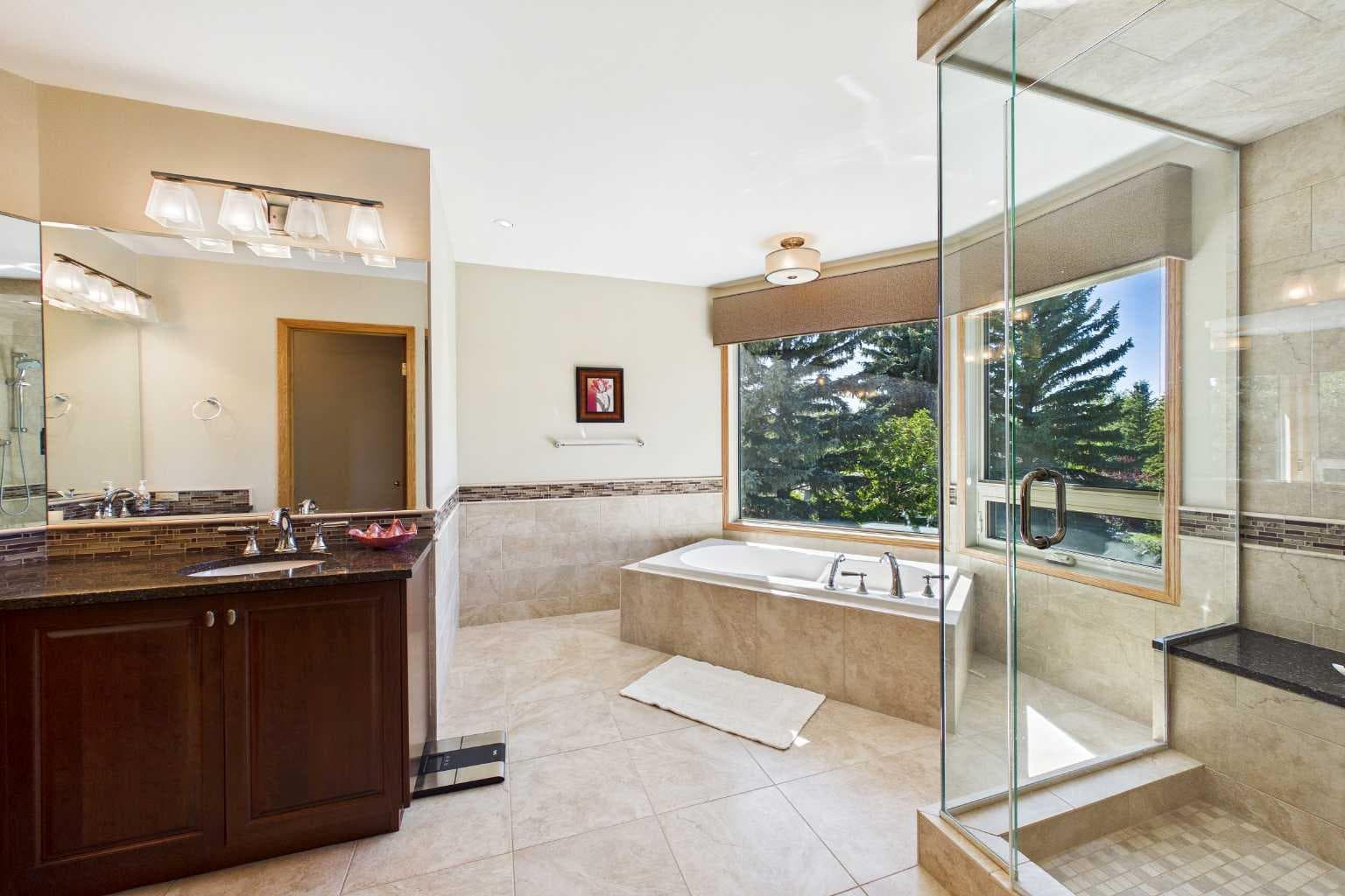 220 Varsity Estates Terrace NW