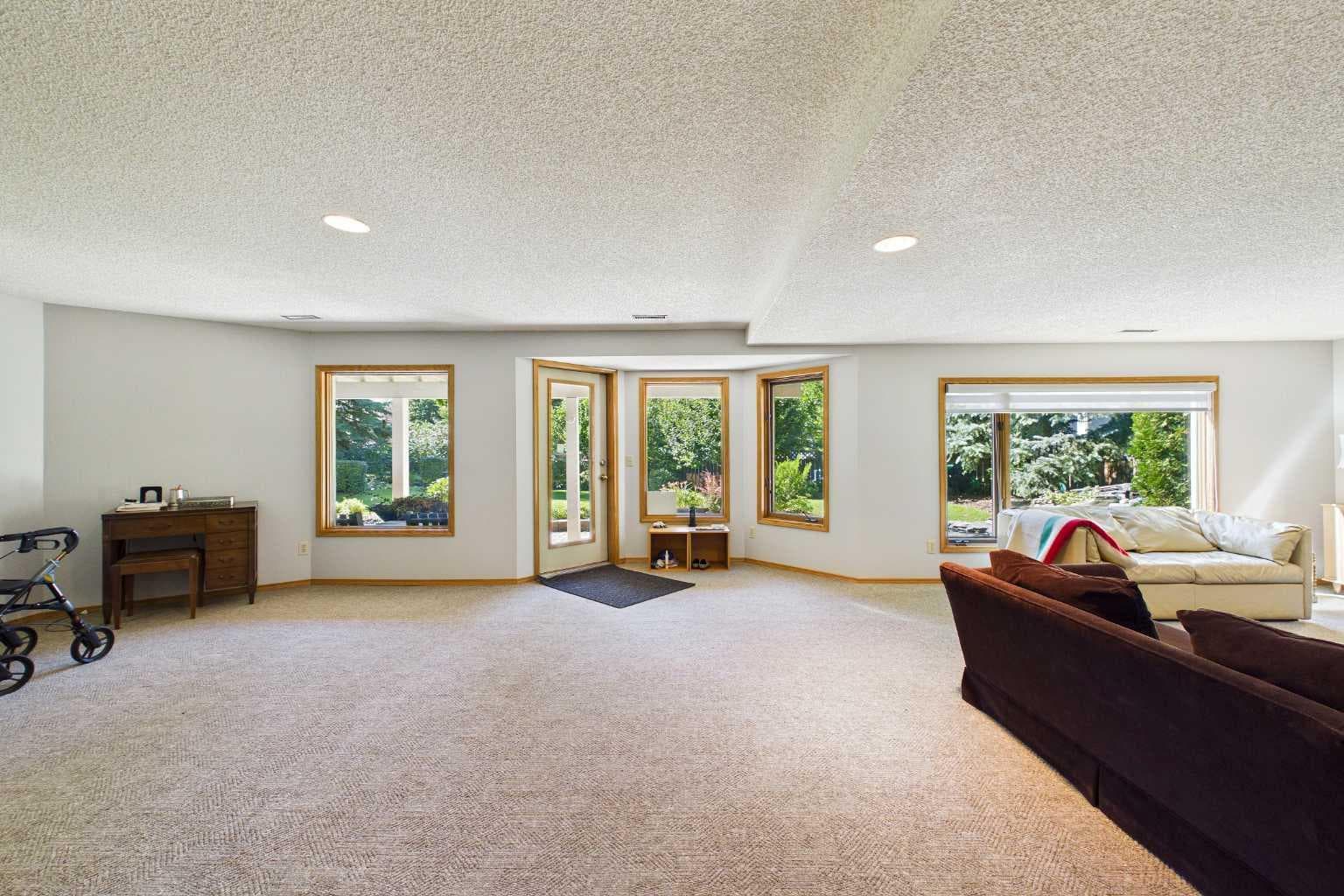 220 Varsity Estates Terrace NW