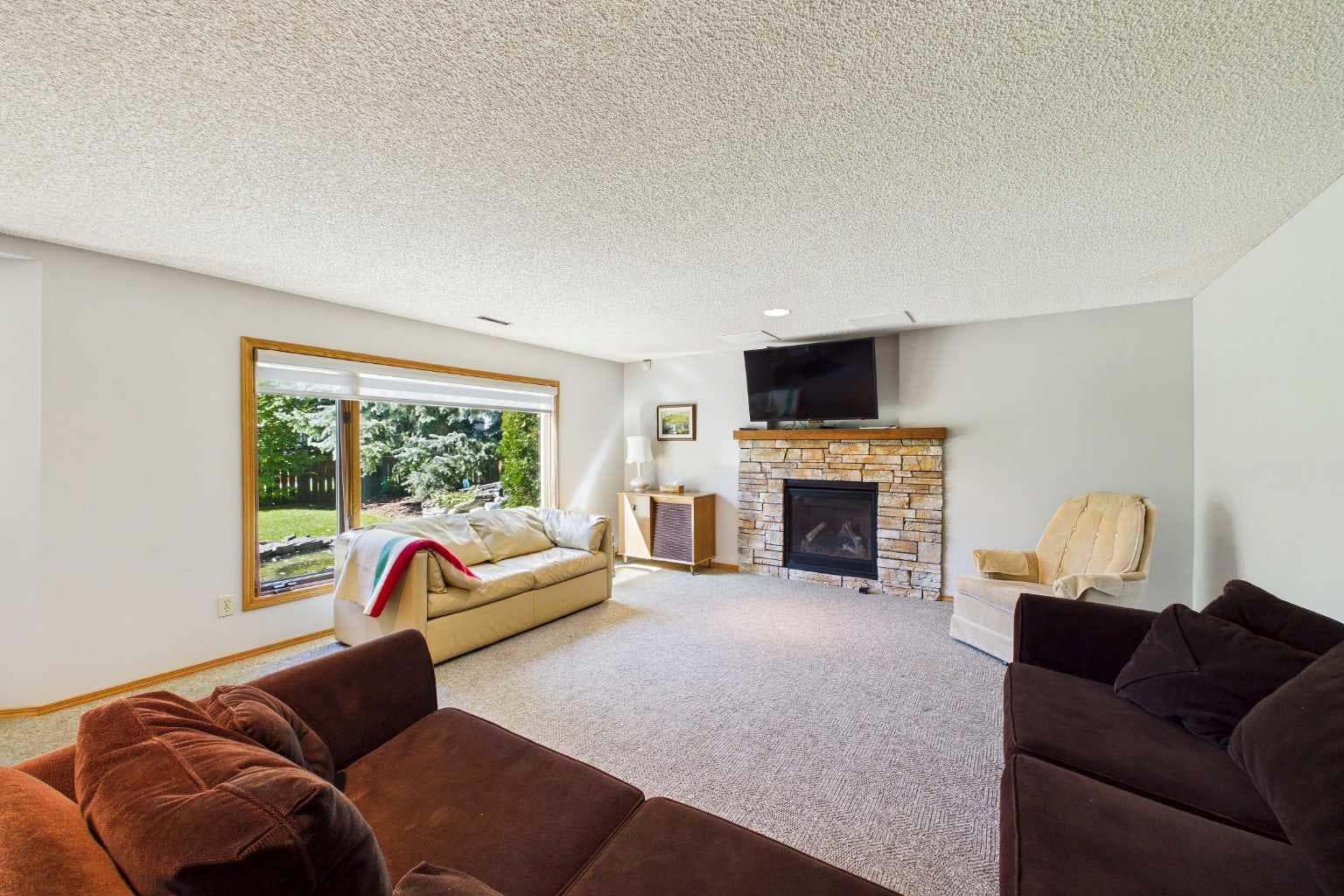 220 Varsity Estates Terrace NW
