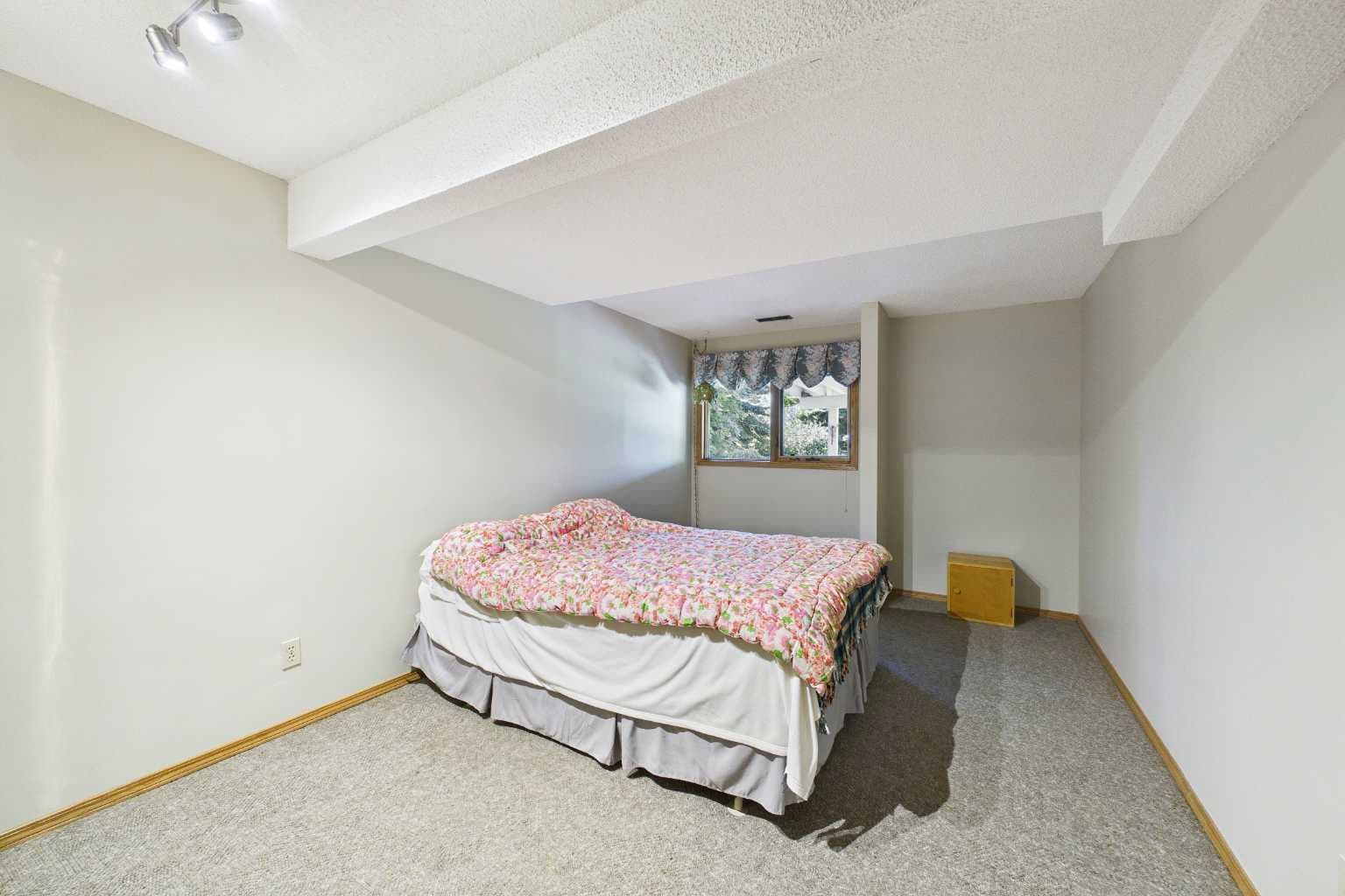 220 Varsity Estates Terrace NW