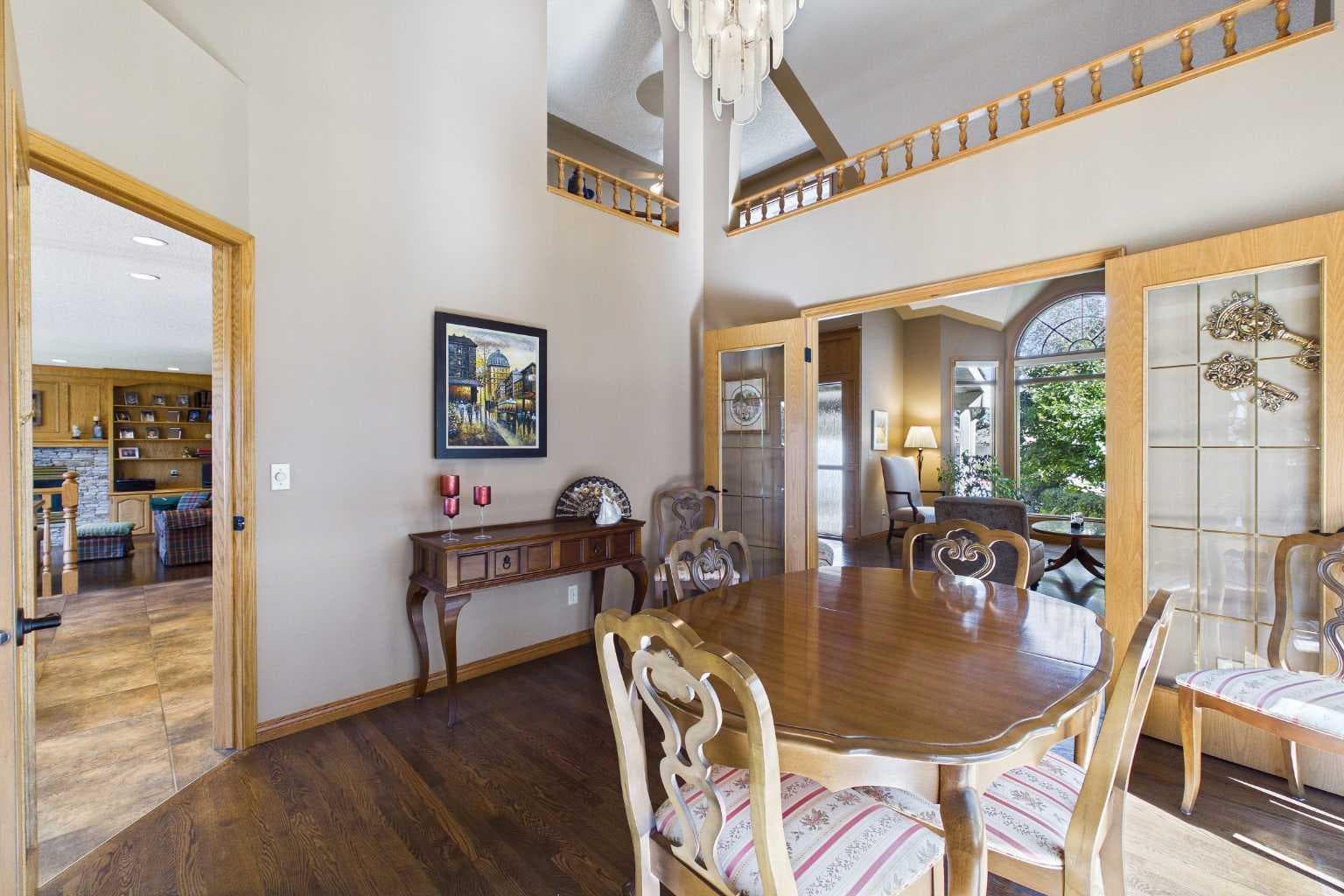 220 Varsity Estates Terrace NW
