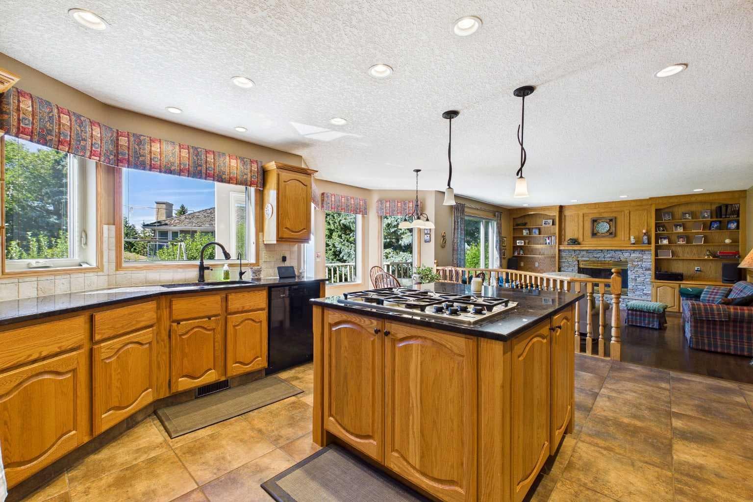 220 Varsity Estates Terrace NW