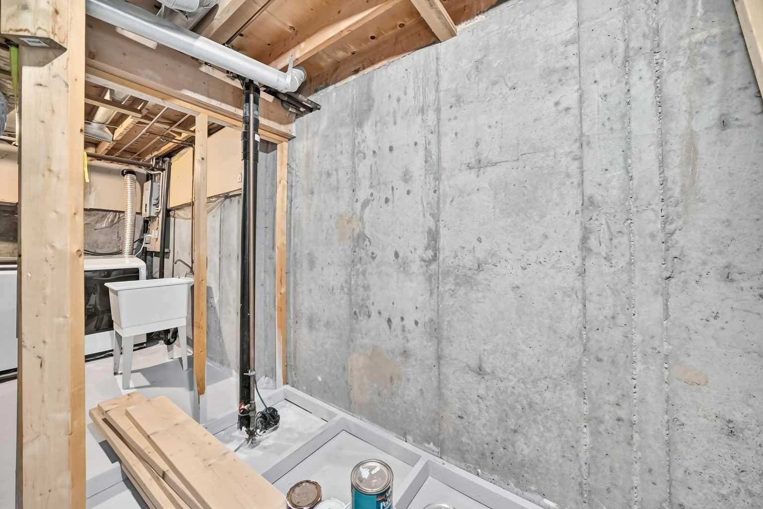 11, 3029 Rundleson Road NE