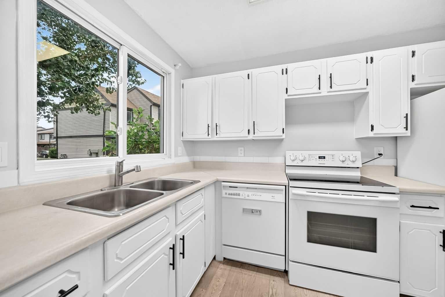 11, 3029 Rundleson Road NE