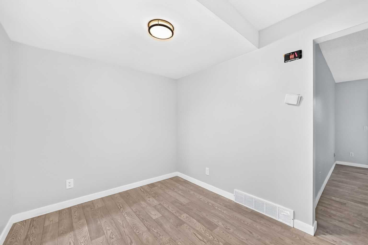 11, 3029 Rundleson Road NE