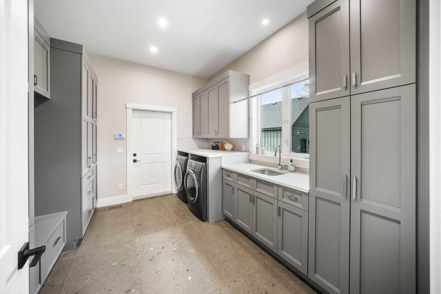41 Damkar Drive 