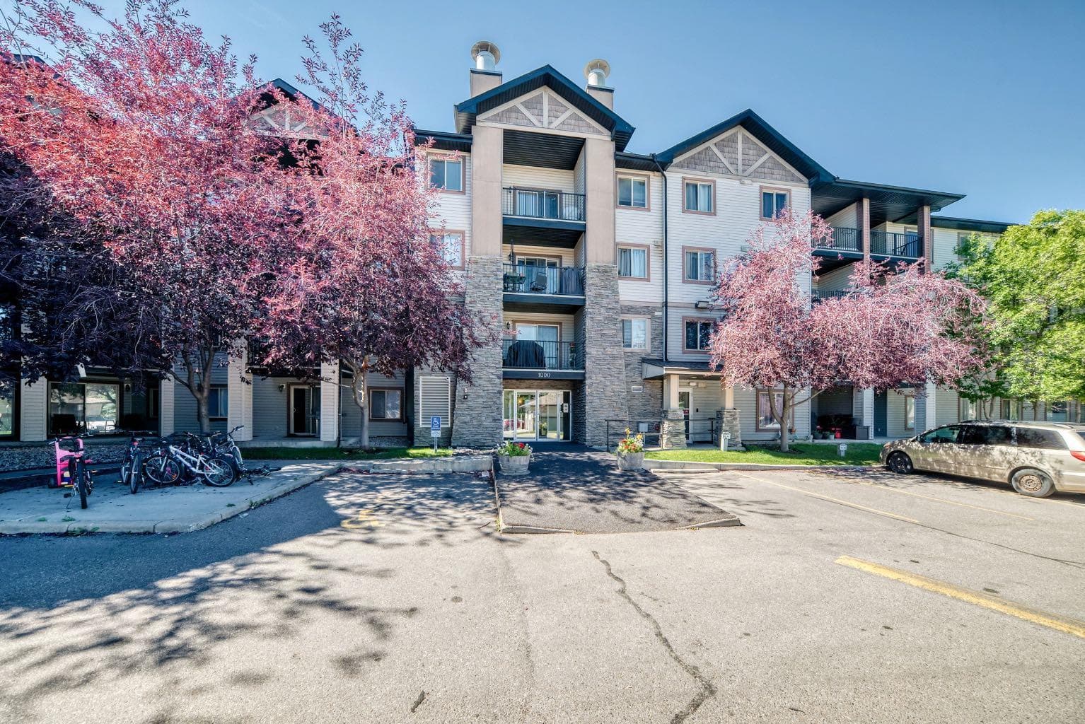 1321, 8 Bridlecrest Drive SW