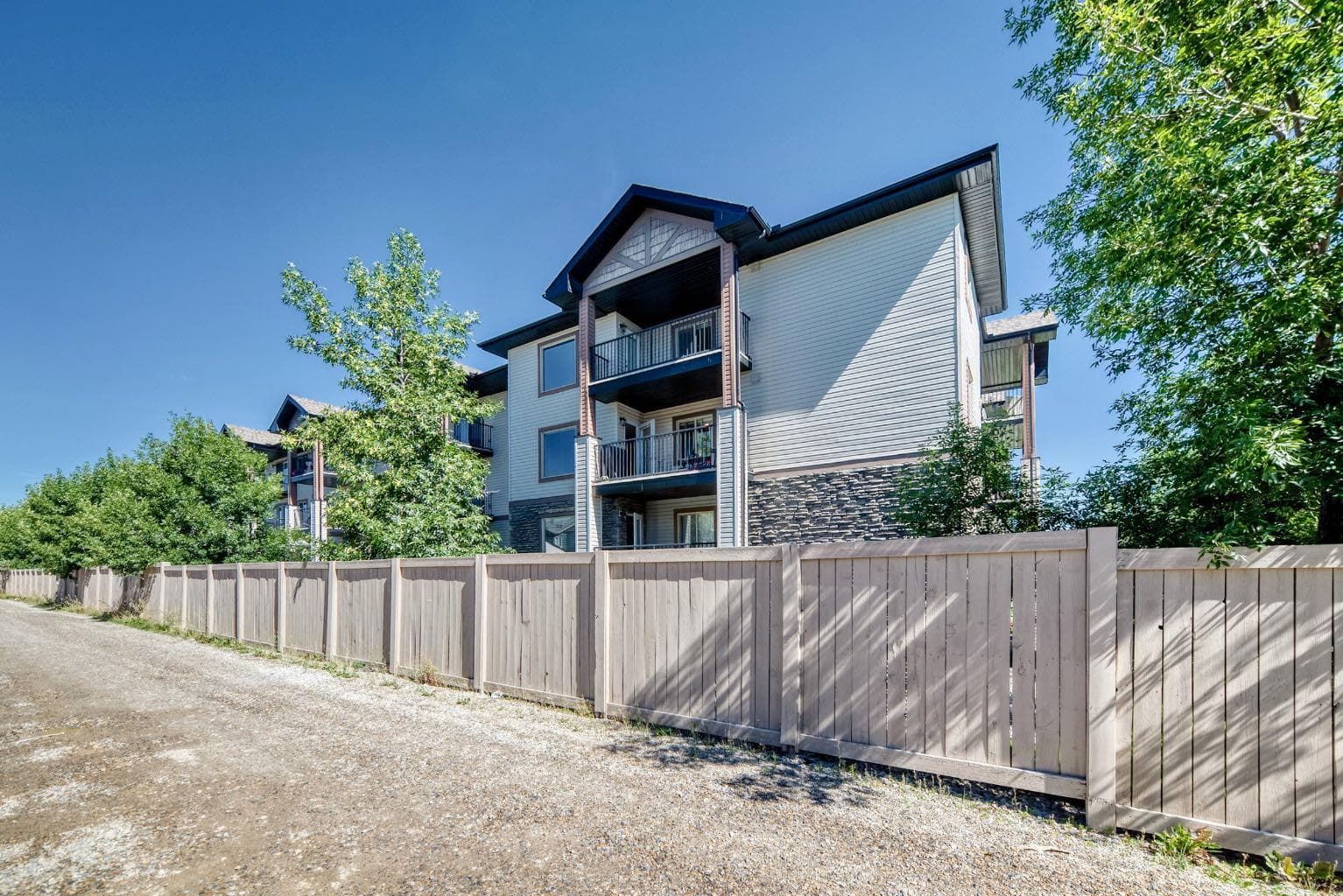 1321, 8 Bridlecrest Drive SW