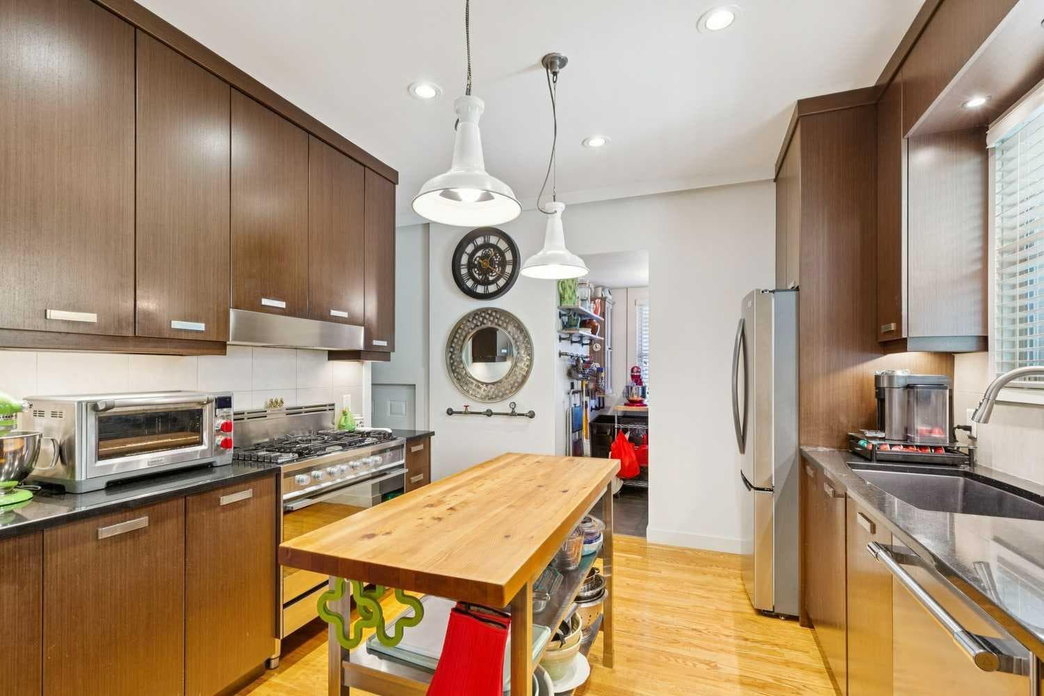 1805 18 Street SW