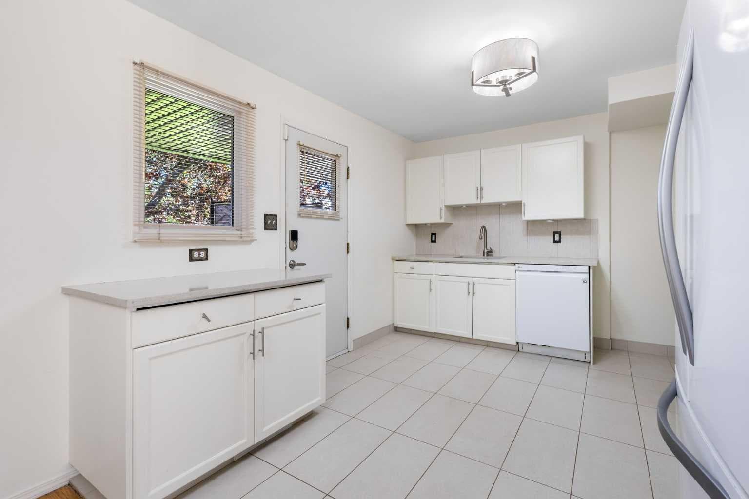 554 Killarney Glen Court SW
