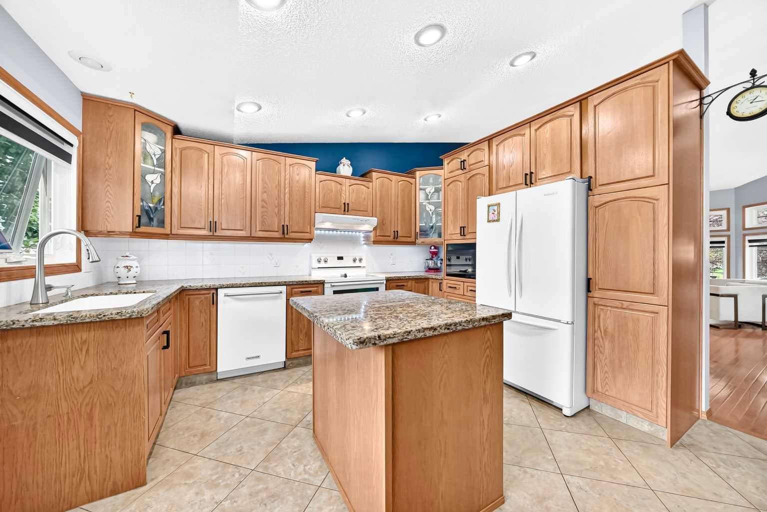36 Chinook Crescent 