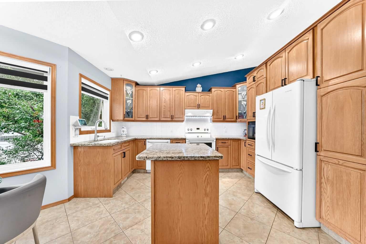 36 Chinook Crescent 