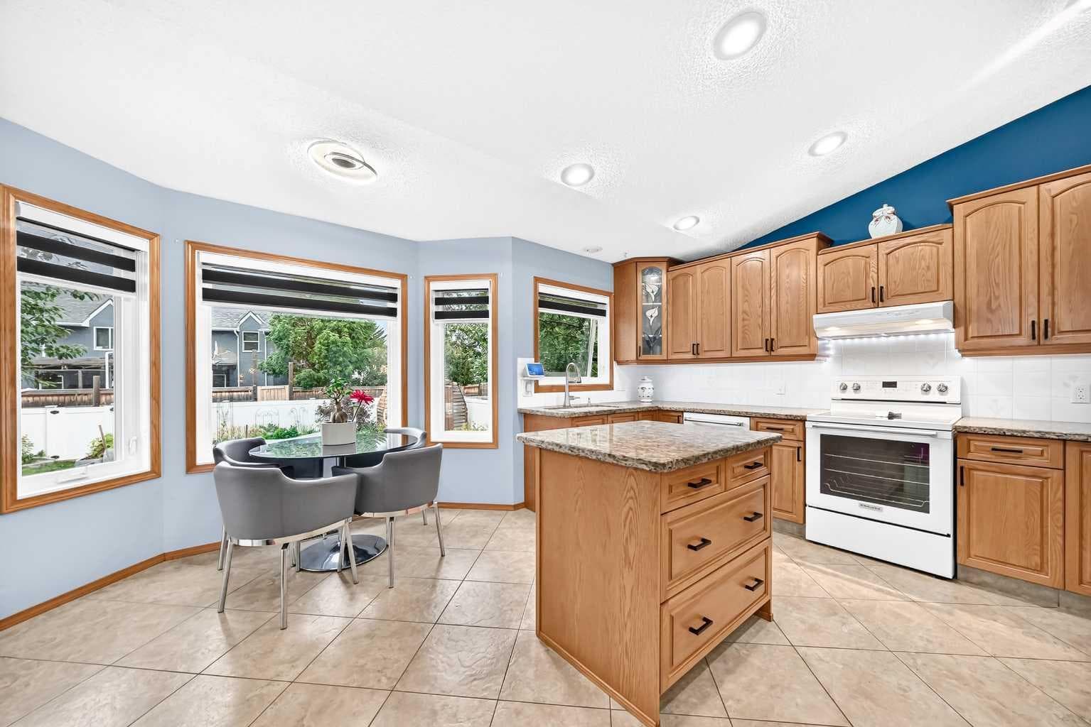 36 Chinook Crescent 