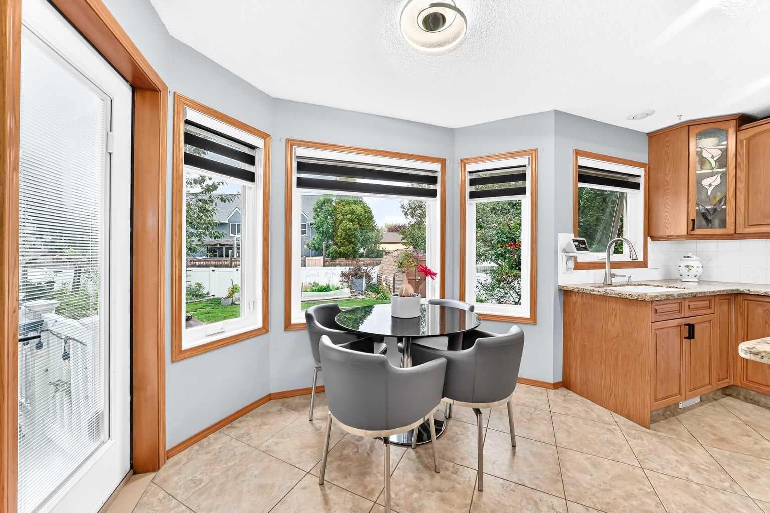 36 Chinook Crescent 