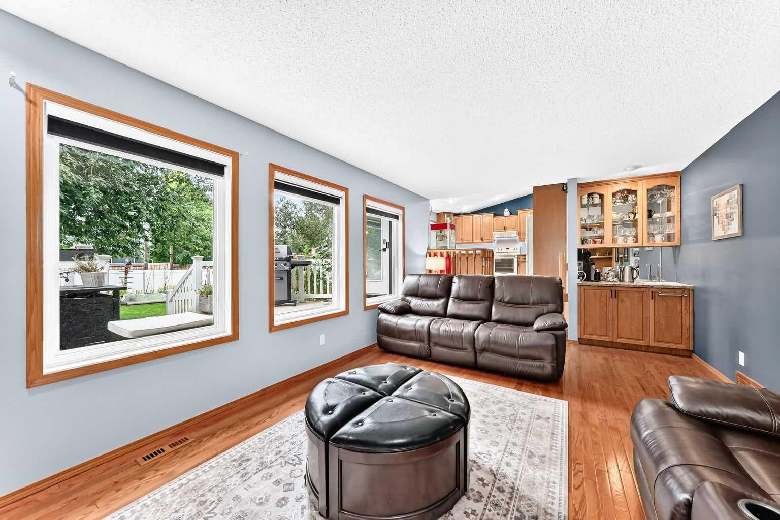 36 Chinook Crescent 