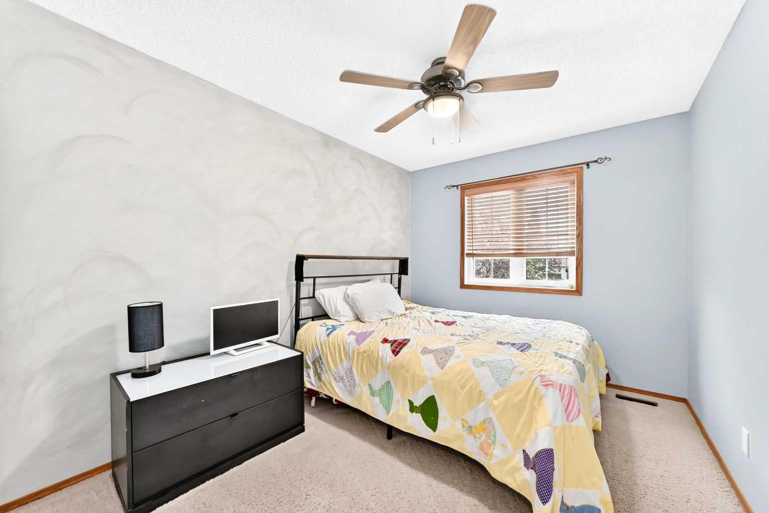 36 Chinook Crescent 