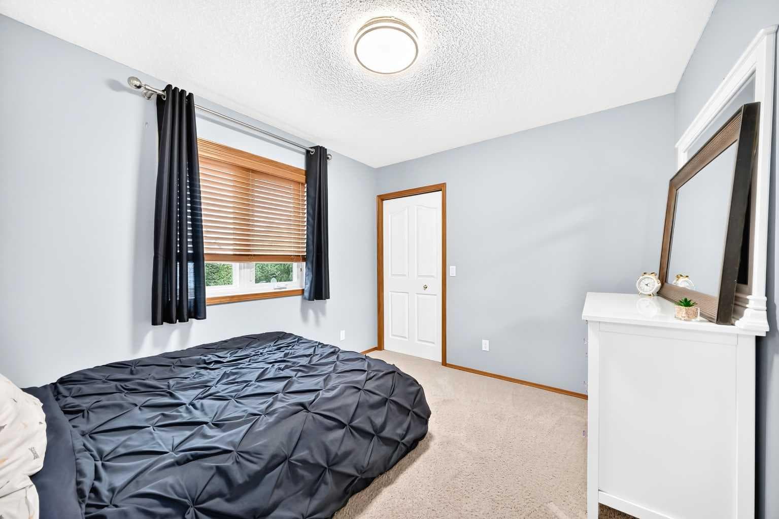 36 Chinook Crescent 