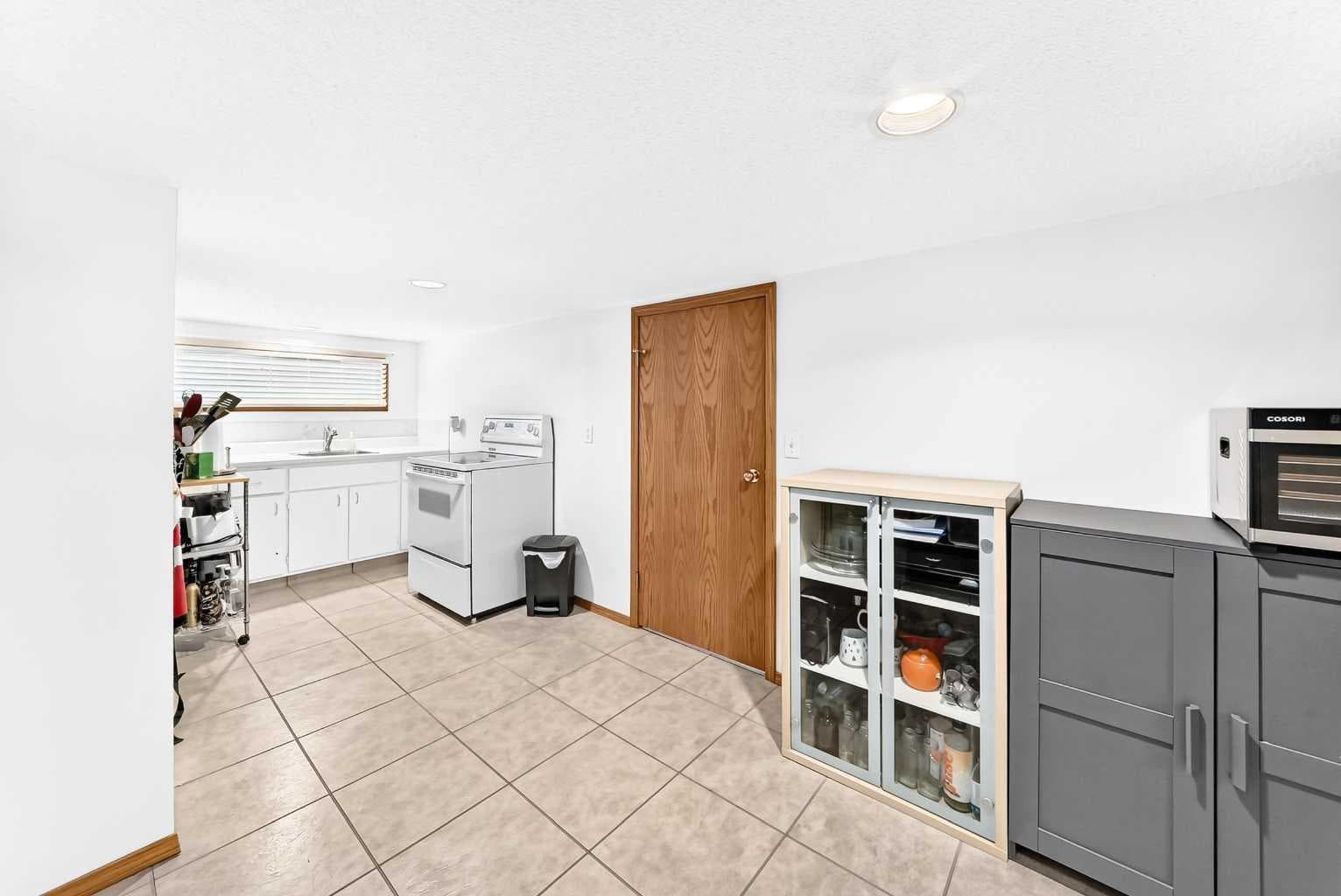 36 Chinook Crescent 