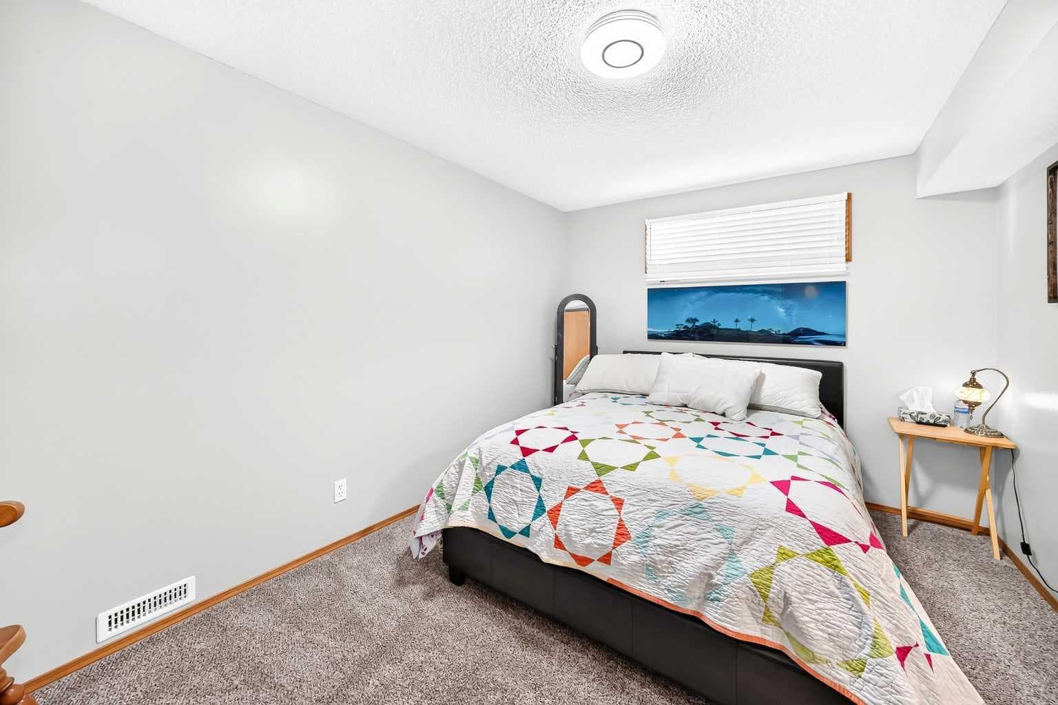 36 Chinook Crescent 