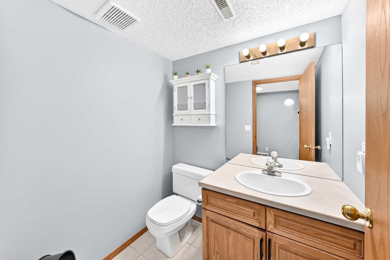 36 Chinook Crescent 